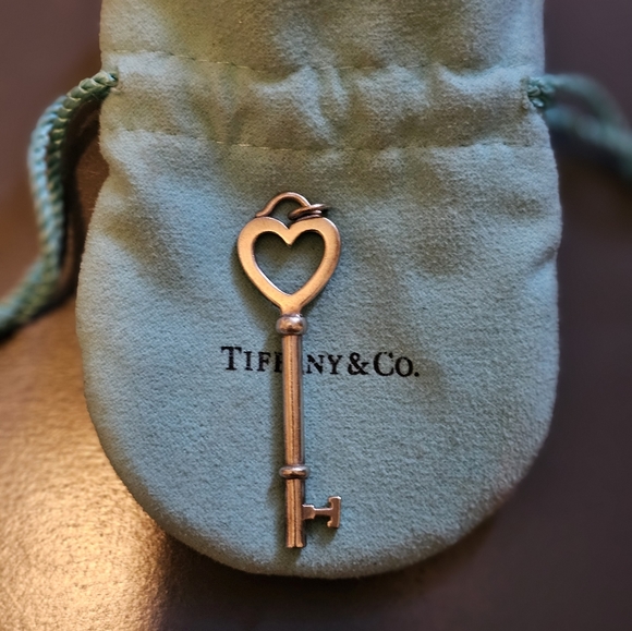 Tiffany 2inch heart key charm silver - Picture 3 of 4